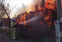 В Котельниче сгорел двухквартирный жилой дом